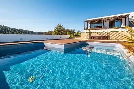 PARADISE COUNTRY VILA